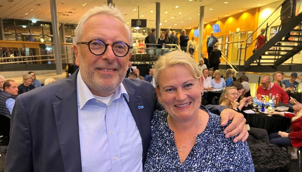 UENIG: Bjørn Kløvstad, her sammen med ordfører Cecilie Pind, er dundrende uenig i Arbeiderpartiet utspill om den manglende støtten til Fontenehuset.