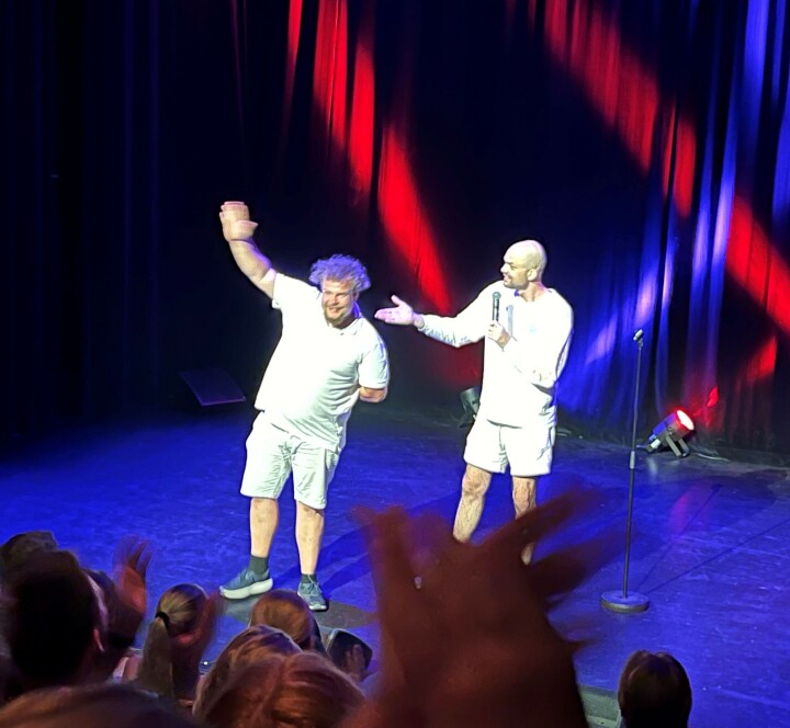 KOK I SALEN: Det kokte i salen under fjorårets humorfest. Her var det Lars Berrum som fikk salen til å le.