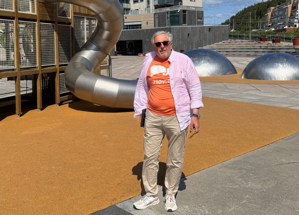 KLAR TALE: Høyres Bjørn Kløvstad har ikke tatt mer sommerferie enn at fyrer av en liten salve i retning Arbeiderpartiet.