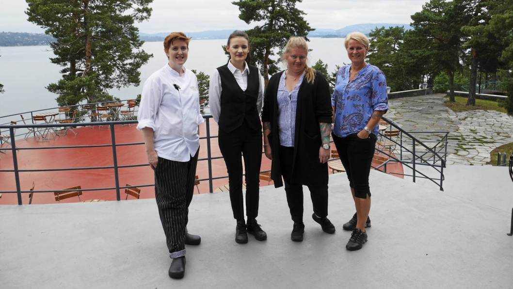 ALL THE LADIES: I år jobber det kun damer på Ingierstrand Bad Restaurant. F.v. ser du Kine Bekkengen, Alexandra Trifan, Erika Damerud Wright og Bente Lindmoen.