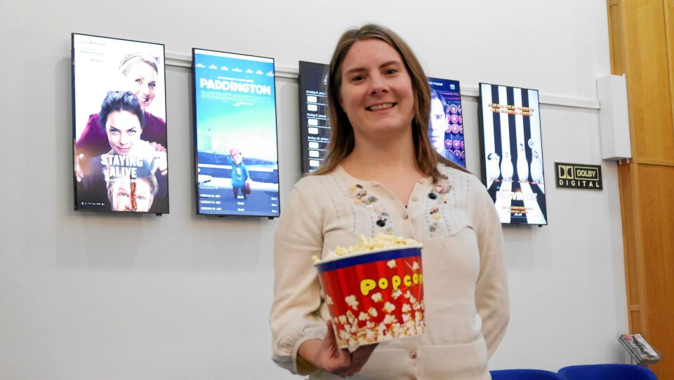 KLAR FOR FILMHØSTEN: Lokalkinoen i Kolben er svært populær, og besøket øker fra år til år, takket være innsatsen og filmteften til kinosjef Lena Sunnby. KLAR FOR FILMHØSTEN: Lokalkinoen i Kolben er svært populær, og besøket øker fra år til år, takket være innsatsen og filmteften til kinosjef Lena Sunnby.