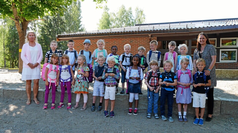 FANTASTISKE FØRSTEKLASSINGER: Vi mimrer oss tilbake til skolestart i 2015. Her ser du klasse 1B ved Vassbonn skole. FANTASTISKE FØRSTEKLASSINGER: Vi mimrer oss tilbake til skolestart i 2015. Her ser du klasse 1B ved Vassbonn skole.