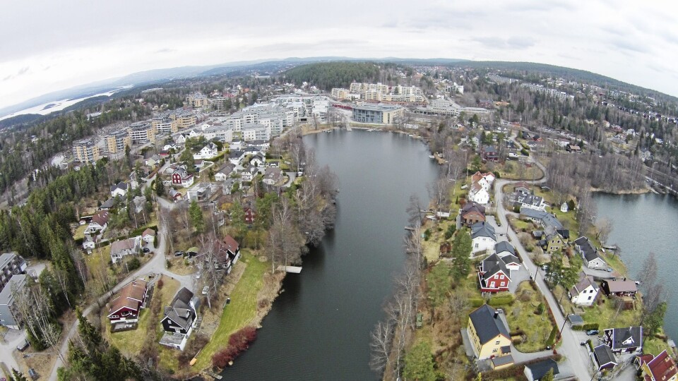 TOTALFORANDRES: Mye kommer tli å skje i årene som kommer. Slik ser fuglene Kolbotn sentrum i dag, sett fra sør over Kolbotnvannet. Slik blir det neppe om noen år. TOTALFORANDRES: Mye kommer tli å skje i årene som kommer. Slik ser fuglene Kolbotn sentrum i dag, sett fra sør over Kolbotnvannet. Slik blir det neppe om noen år.
