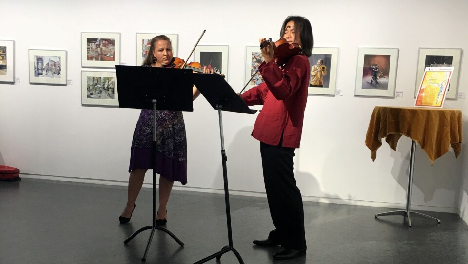 SAMSPILTE: Dominika Rosiek og Khac-Uyen leverte virkelig varene under helgens konsert i biblioteksgalleriet i Kolben. SAMSPILTE: Dominika Rosiek og Khac-Uyen leverte virkelig varene under helgens konsert i biblioteksgalleriet i Kolben.