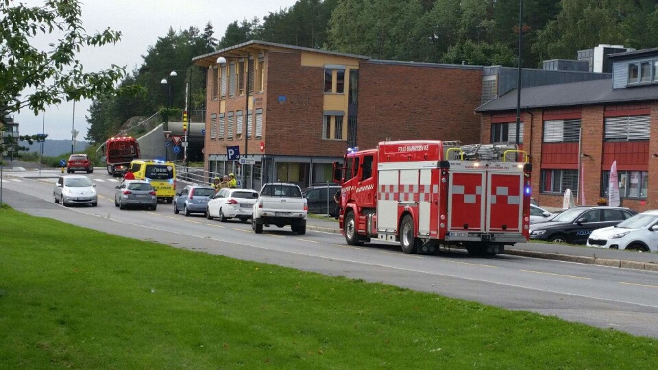 INGEN PERSONSKADE: Ingen ble skadet da en bil ble påkjørt bakfra i Kolbotn sentrum i dag.