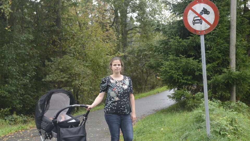 Tone Isene Waaler er frustrert over mopedkjøringen på gangstien mellom Jonas Lies vei og Sofiemyrhallen. Tone Isene Waaler er frustrert over mopedkjøringen på gangstien mellom Jonas Lies vei og Sofiemyrhallen.
