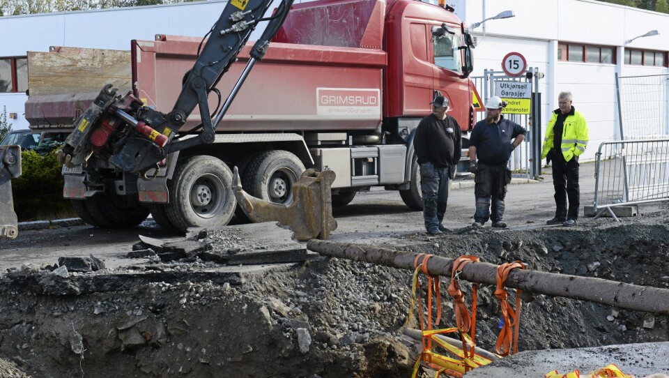 GRAVER ETTER VANN: Det graves i Sofiemyrveien for å gi The Well vann. GRAVER ETTER VANN: Det graves i Sofiemyrveien for å gi The Well vann.