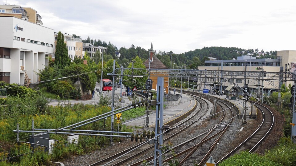 INGEN TOG: Kolbotn og de andre lokalstasjonene er togfrie inntil videre. Bussen, som du ser i bakgrunnen, går imidlertid som normalt. INGEN TOG: Kolbotn og de andre lokalstasjonene er togfrie inntil videre. Bussen, som du ser i bakgrunnen, går imidlertid som normalt.