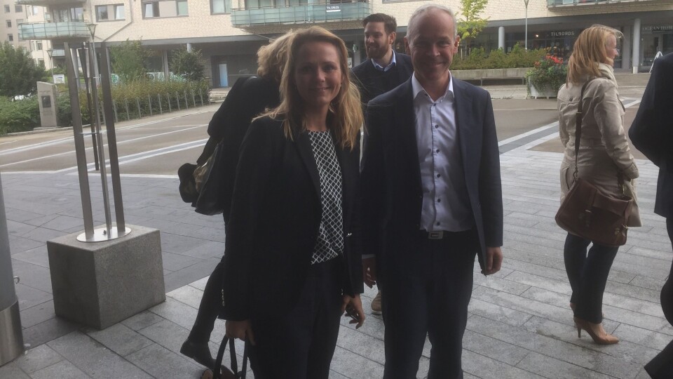 FINT BESØK: Kulturminister Linda Hofstad Helleland og kommunal- og moderniseringsminister Jan Tore Sanner gjestet Oppegård i går. FINT BESØK: Kulturminister Linda Hofstad Helleland og kommunal- og moderniseringsminister Jan Tore Sanner gjestet Oppegård i går.