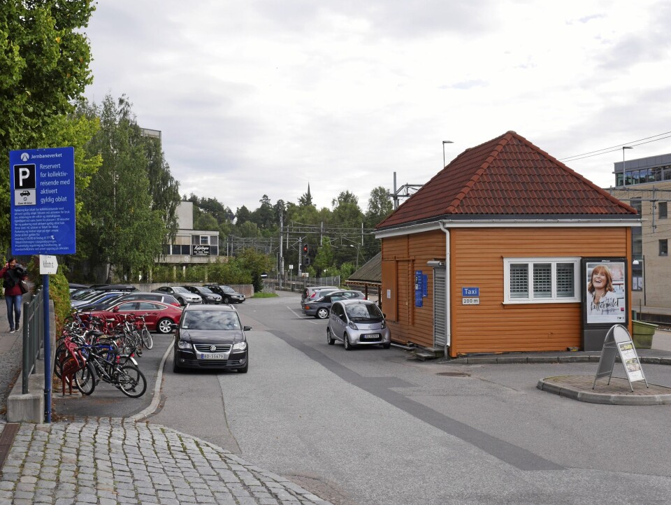PAKHUSET: Fylkeskommunen vil verne pakhuset ved Kolbotn stasjon. Foto: Yana Stubberudlien. PAKHUSET: Fylkeskommunen vil verne pakhuset ved Kolbotn stasjon. Foto: Yana Stubberudlien.