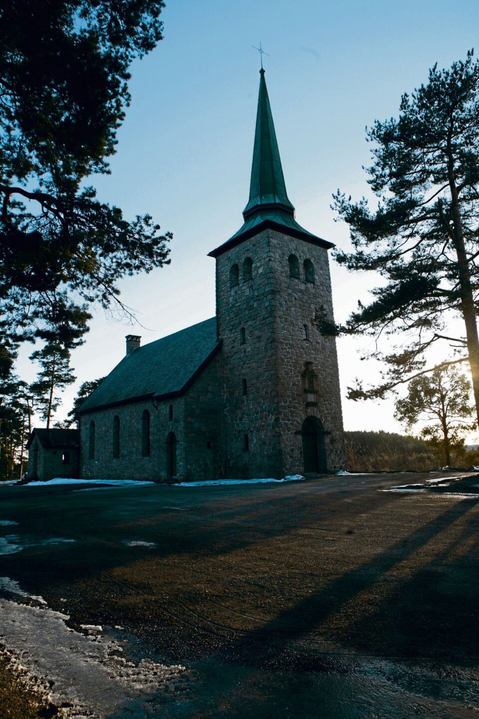 84 ÅR GAMMEL: Kolbotn kirke er tegnet av arkitekt Olav Olsson og er oppført i 1932. 84 ÅR GAMMEL: Kolbotn kirke er tegnet av arkitekt Olav Olsson og er oppført i 1932.