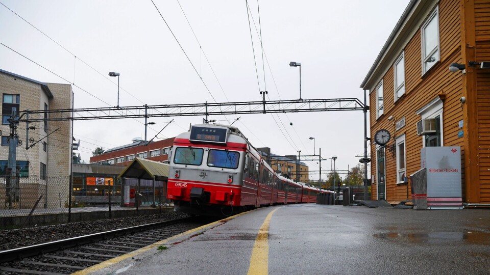 SNART I RUTE IGJEN: Husker du denne? Dette er altså et lokaltog. Mandag morgen kan du prøve dem igjen. SNART I RUTE IGJEN: Husker du denne? Dette er altså et lokaltog. Mandag morgen kan du prøve dem igjen.
