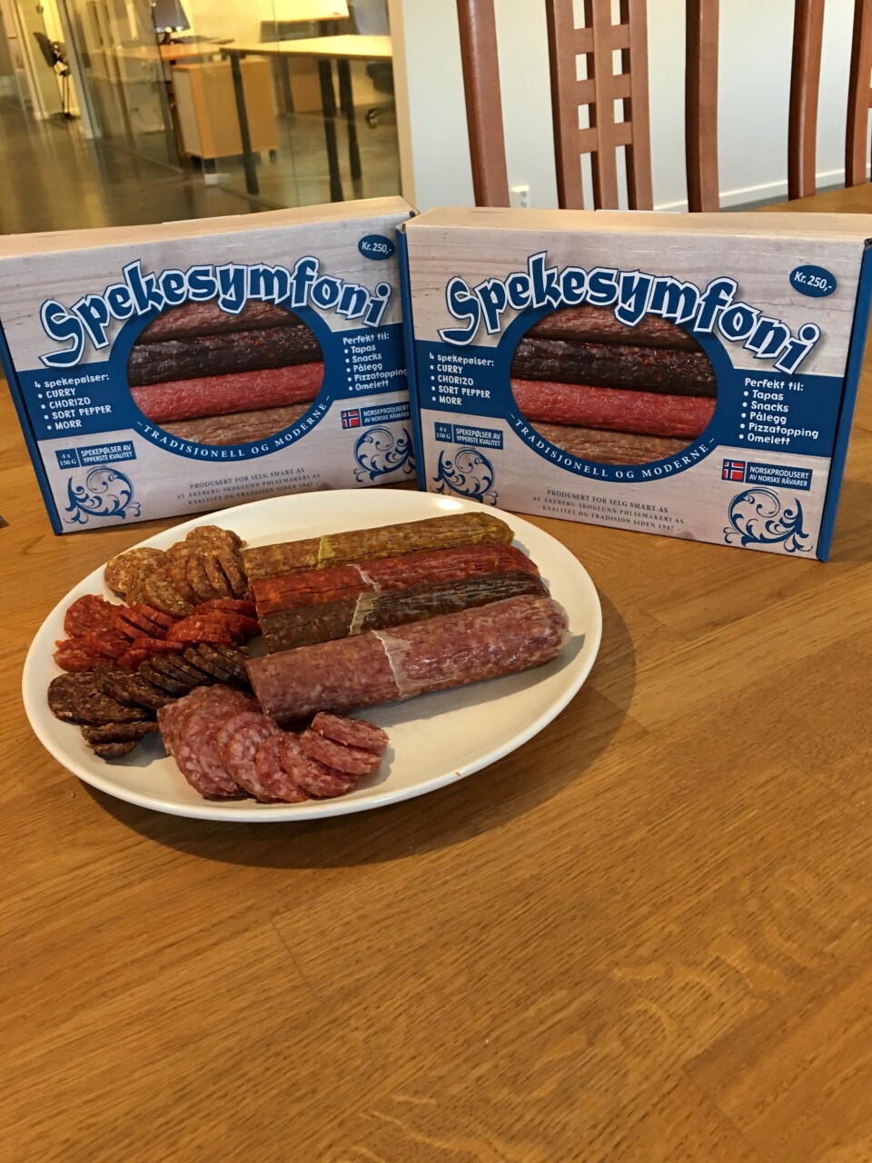 SPEKESYMFONI: Slik ser spekematen ut, lekkert oppskjært på fat.