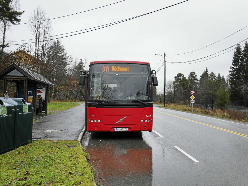 HIT, MEN IKKE LENGER: Her er endestasjonen for alle busser i Oppegård, nemlig ved Greverud kirke.
