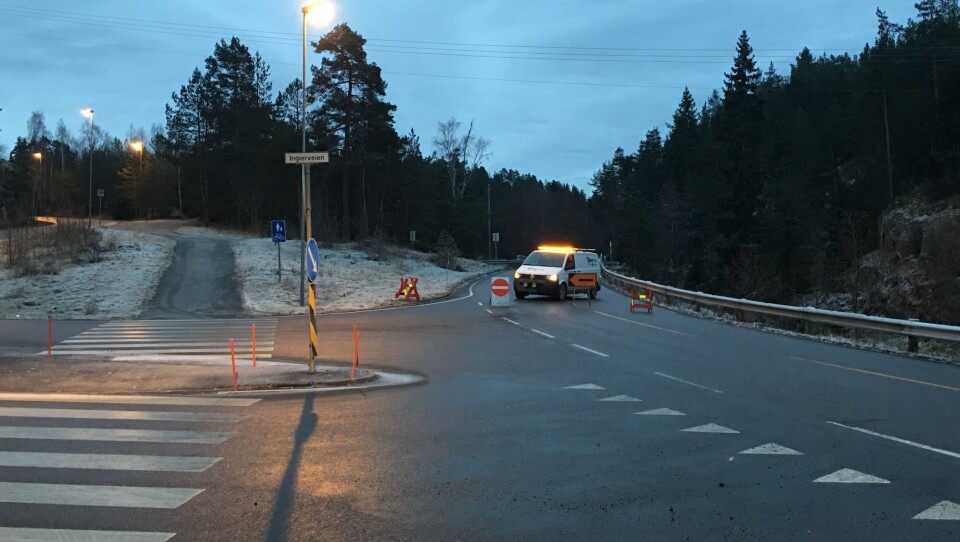 SPERRET: Gamle Mosseveien er akkurat nå sperret for trafikk.