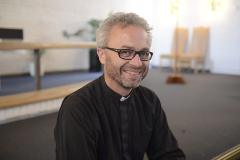 HIMMELHØY OPPSLUTNING: Sokneprest Anders Johansen, er veldig fornøyd med at det aldri før har vært så mange på gudstjenestene i Greverud kirke. HIMMELHØY OPPSLUTNING: Sokneprest Anders Johansen, er veldig fornøyd med at det aldri før har vært så mange på gudstjenestene i Greverud kirke.