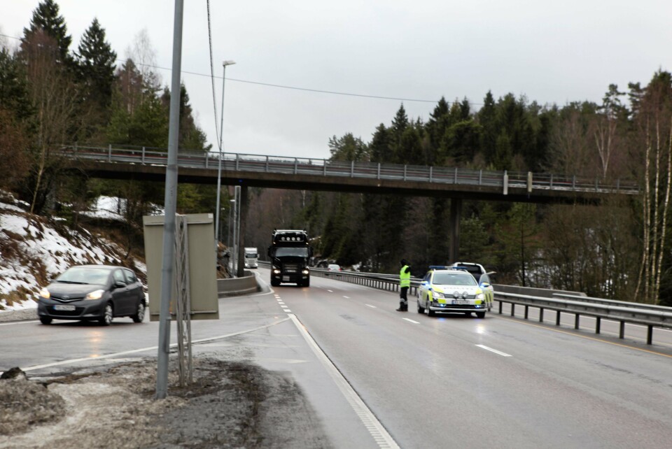 IKKE GÅ I DIESEL-FELLA: Du kan få 1500 kroner i bot dersom du blåser i diesel-forbudet. Det vil bli kontroller! IKKE GÅ I DIESEL-FELLA: Du kan få 1500 kroner i bot dersom du blåser i diesel-forbudet. Det vil bli kontroller!