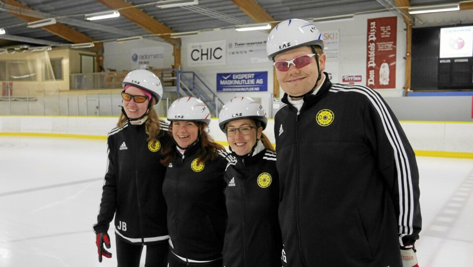 KLARE FOR SPECIAL OLYMPICS: Lise Katrin Jensen fra Kråkstad, Ida Karine Nordstrøm fra Langhus, Johanne Berg fra Oppegård og Eirik Gåseidnes fra Langhus representerer Oppegård i Special Olympics i Østerrike.