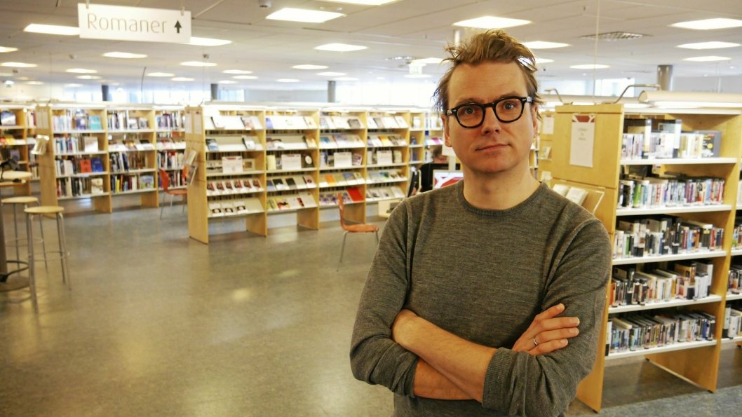 LOKAL FORFATTER: Mattis Øybø fra Tårnåsen debuterte som forfatter i 2003. «Elskere» er hans fjerde roman. Den handler om utroskap og tiden rundt den 22. juli 2011, men også om kont- rasten mellom en kollektiv sorg og en privat sorg.