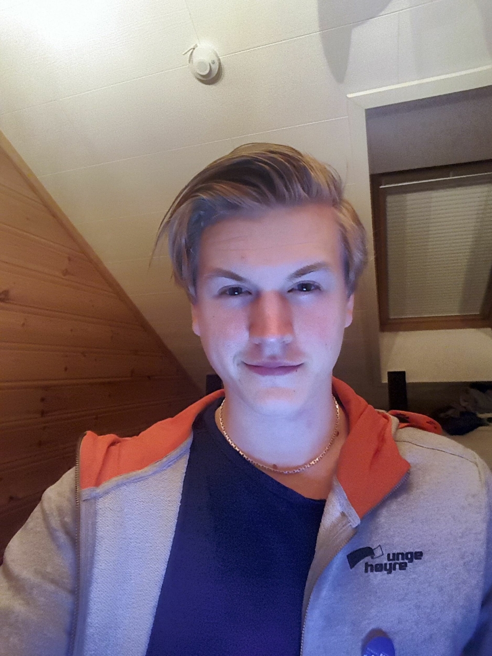 ENGASJERER SEG: Nicklas Olsen Hoff er medlem av Unge Høyre, og ønsker å få til en buss mellom Oppegård og Ski.