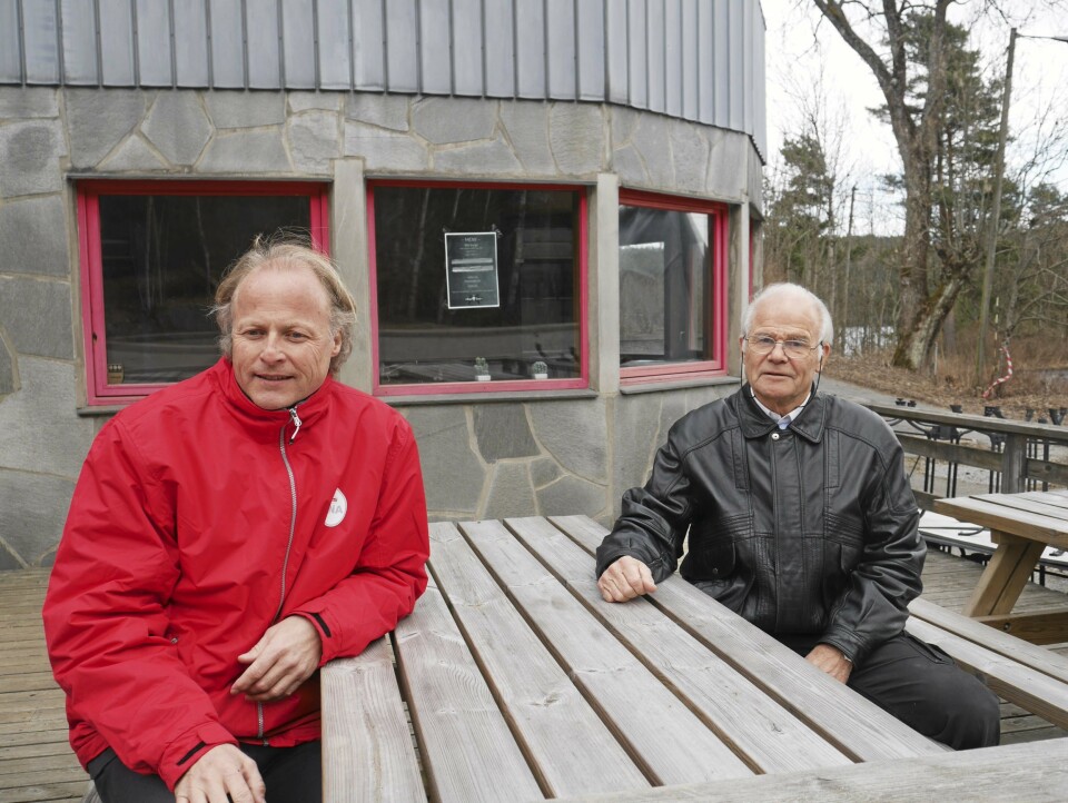 SOM I DAG: Det er muligheter for servering på Tyrigrava. De nye eierne ser ikke for seg å drive servering i stor skala. – Det er allerede en restaurant i området, sier de. SOM I DAG: Det er muligheter for servering på Tyrigrava. De nye eierne ser ikke for seg å drive servering i stor skala. – Det er allerede en restaurant i området, sier de.