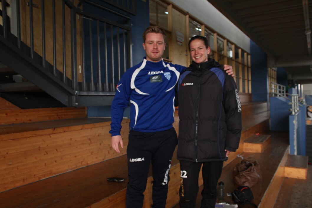 TROR PÅ LAGET: Hovedtrener Cecilie Berg Hansen og assistenttrener Fredrik Vold har en sterk stall i år som skal kjempe om poengene. TROR PÅ LAGET: Hovedtrener Cecilie Berg Hansen og assistenttrener Fredrik Vold har en sterk stall i år som skal kjempe om poengene.