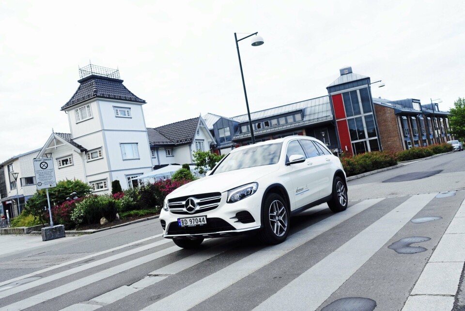 OGSÅ POPULÆR: Mercedes Benz sin lekre GLC selger også godt lokalt her i Oppegård. OGSÅ POPULÆR: Mercedes Benz sin lekre GLC selger også godt lokalt her i Oppegård.