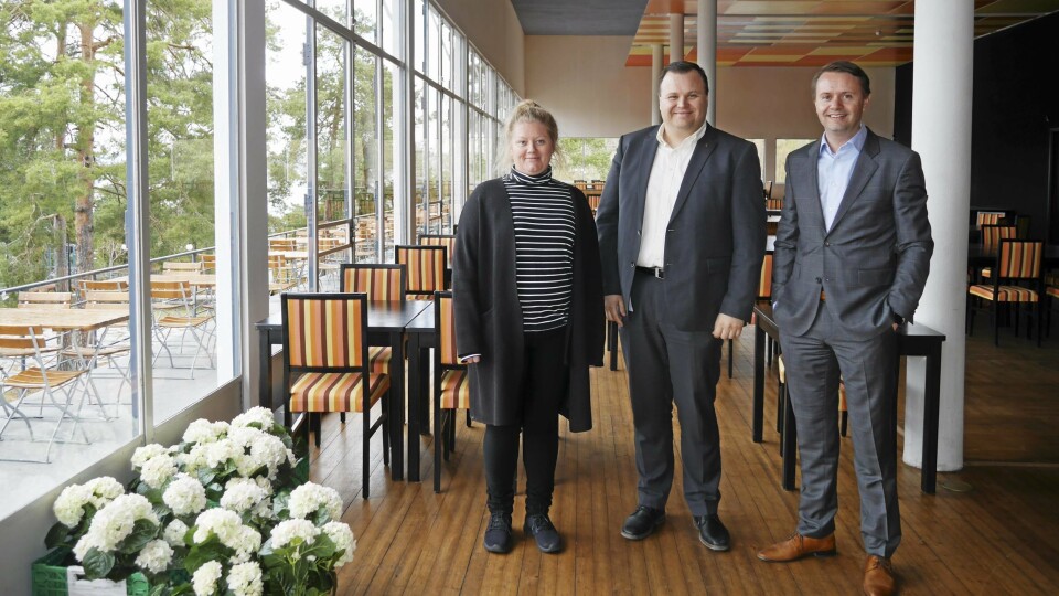 GLEDER SEG: Erika Damperud-Wright, ordfører Thomas Sjøvold og administrerende direktør Gjøran Sæther i Fursethgruppen gleder GLEDER SEG: Erika Damperud-Wright, ordfører Thomas Sjøvold og administrerende direktør Gjøran Sæther i Fursethgruppen gleder