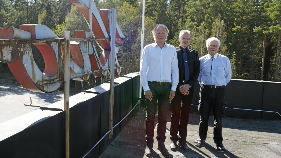 STOLTE: President Finn Eirik Eilertsen i KNA, generalsekretær Børre Skiaker i KNA og NVKs formann Bjørn G. Johannesen kunne stolt overta nøklene til Tyrigrava denne uken. STOLTE: President Finn Eirik Eilertsen i KNA, generalsekretær Børre Skiaker i KNA og NVKs formann Bjørn G. Johannesen kunne stolt overta nøklene til Tyrigrava denne uken.