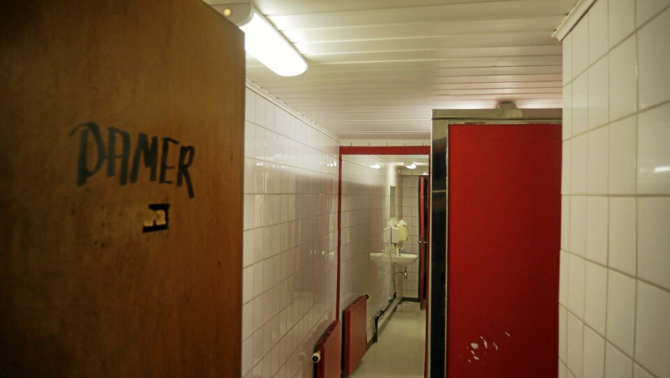 FOR DET NØDVENDIGE: De gamle toalettene kan fortsatt brukes, men skal renoveres. FOR DET NØDVENDIGE: De gamle toalettene kan fortsatt brukes, men skal renoveres.