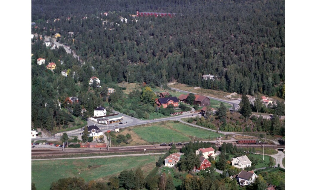 I 1963: Kolbotn hadde allerede forandret seg noe i 1954. I 1963: Kolbotn hadde allerede forandret seg noe i 1954.