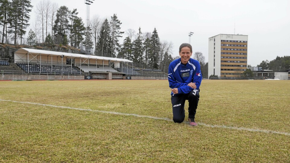 KLAR FOR ACTION: Hovedtrener Cecilie Berg-Hansen for Kolbotn kvinnefotball tror det blir en jevn og tøff kamp i kveld. KLAR FOR ACTION: Hovedtrener Cecilie Berg-Hansen for Kolbotn kvinnefotball tror det blir en jevn og tøff kamp i kveld.