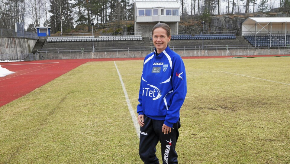 KLAR FOR ACTION: Hovedtrener Cecilie Berg-Hansen for Kolbotn kvinnefotball tror det blir en jevn og tøff kamp i kveld. KLAR FOR ACTION: Hovedtrener Cecilie Berg-Hansen for Kolbotn kvinnefotball tror det blir en jevn og tøff kamp i kveld.