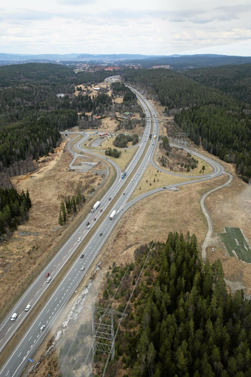 MOTORVEI: E6 er et yndet sted for å kjøre fort, og også å snikkjøre i kollektivfeltet. MOTORVEI: E6 er et yndet sted for å kjøre fort, og også å snikkjøre i kollektivfeltet.
