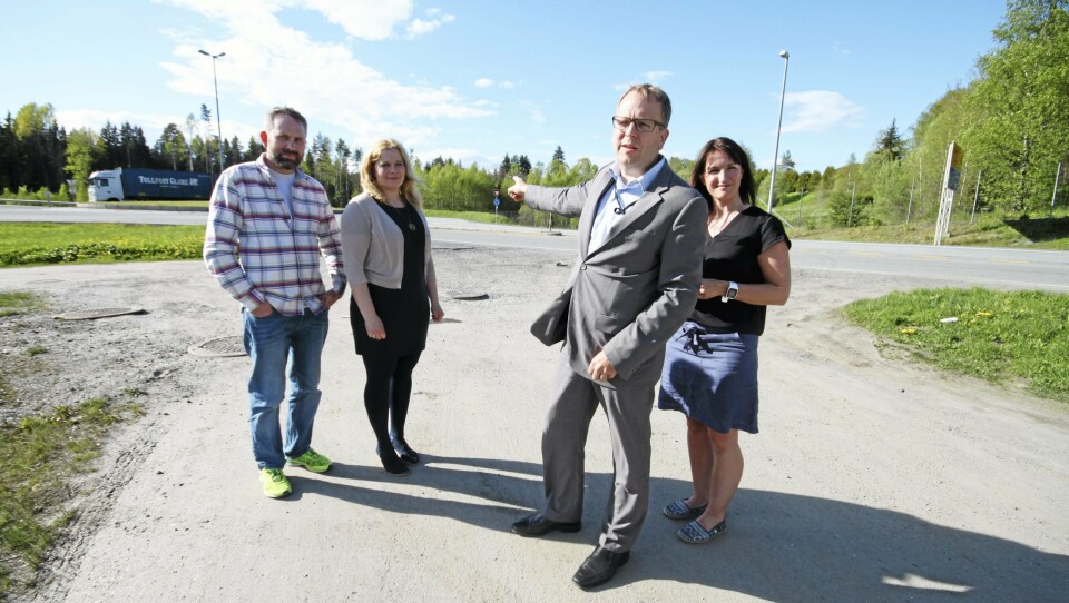 BEKYMRET FOR STØY: Paal Sjøvall, Caroline Monstad Høgsnes, Helge Marstrander og Johanne Ingierd mener at hensynet til barna ikke er blitt hørt eller ivaretatt så langt i planprosessen med PNB. BEKYMRET FOR STØY: Paal Sjøvall, Caroline Monstad Høgsnes, Helge Marstrander og Johanne Ingierd mener at hensynet til barna ikke er blitt hørt eller ivaretatt så langt i planprosessen med PNB.