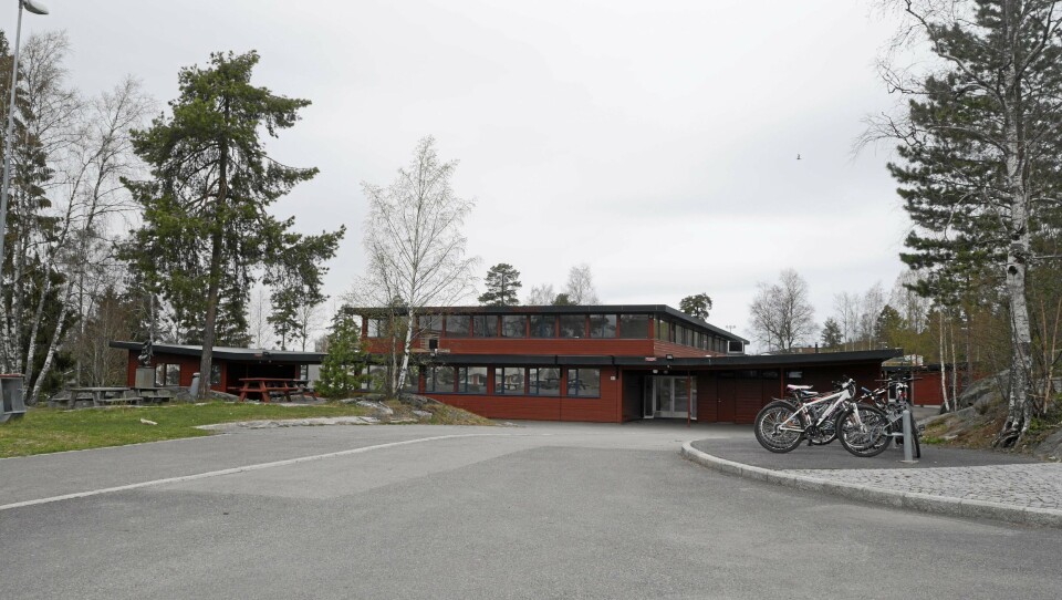TIL SALGS: Hellerasten skole står på listen over kommunale bygg som ønskes solgt. TIL SALGS: Hellerasten skole står på listen over kommunale bygg som ønskes solgt.