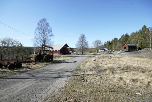 HER SKAL SENTERET BYGGES: Dette er Taraldrud gård, stedet hvor PNB skal bygges..