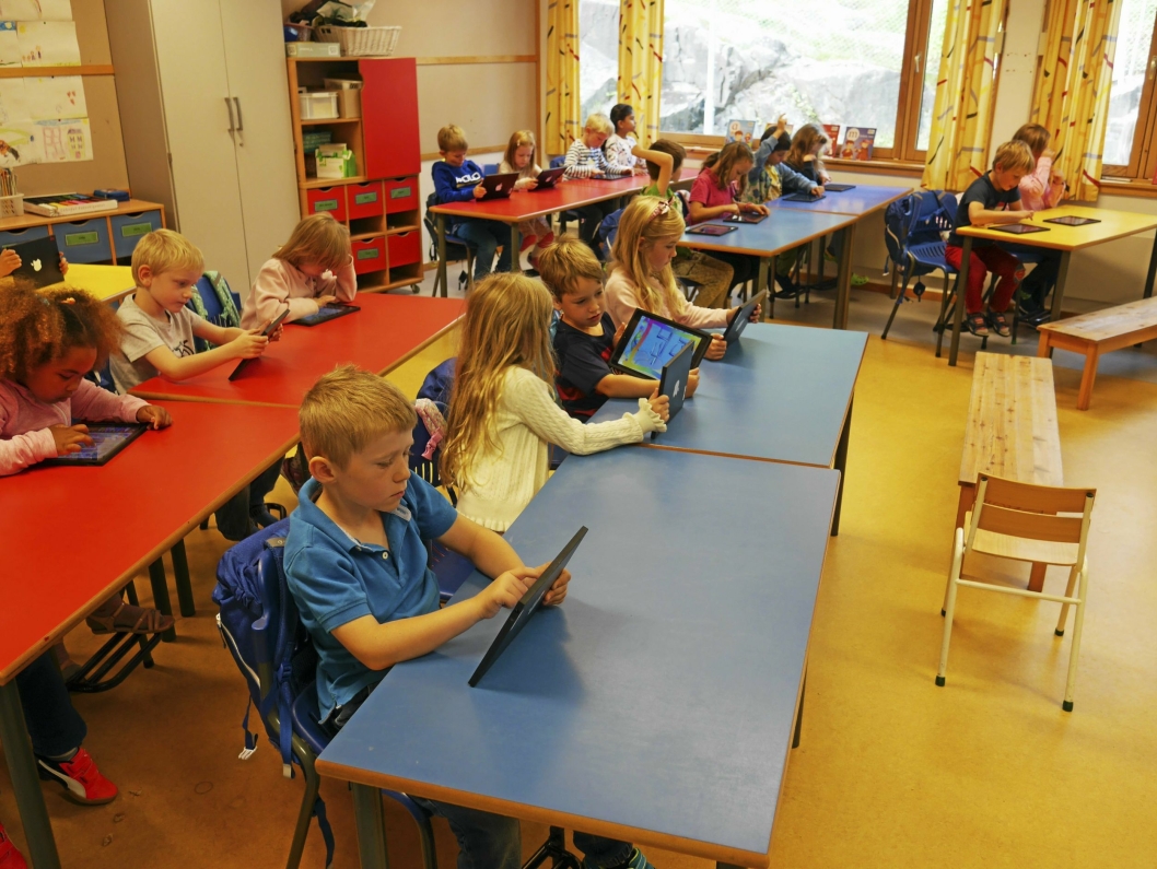 PRØVEPROSJEKT: Førsteklassingene på Østli og Kolbotn skoler deltar nå i et toårig prosjekt om bruk av ipad i undervisningen..