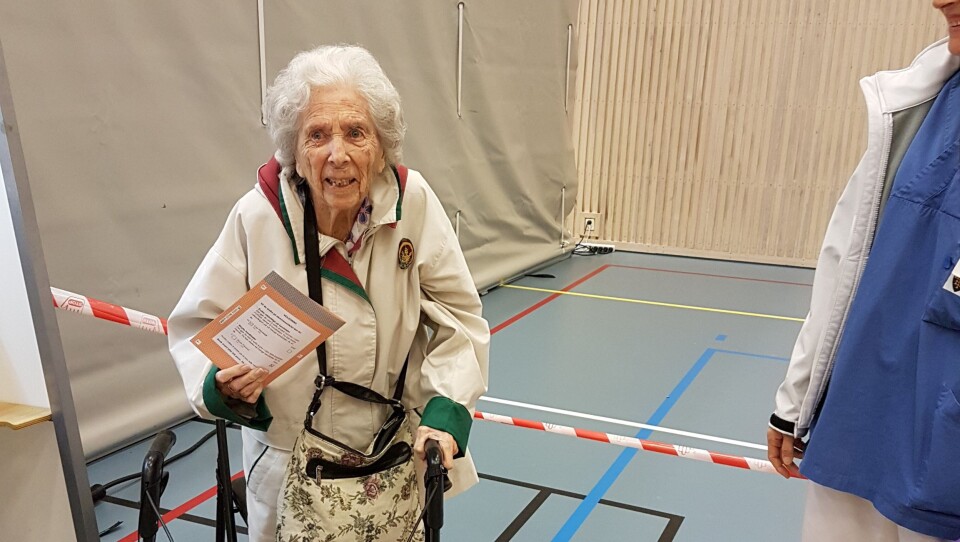 HADDE BESTEMT SEG: Marit Bjørklund vet godt hva hun skal stemme. – Jeg har stemt ved hvert valg siden jeg fikk stemmerett. Og jeg stemmer for Høyre i år - som alle andre ganger, sier hun. HADDE BESTEMT SEG: Marit Bjørklund vet godt hva hun skal stemme. – Jeg har stemt ved hvert valg siden jeg fikk stemmerett. Og jeg stemmer for Høyre i år - som alle andre ganger, sier hun.