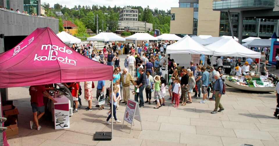 POPULÆRT: Matfestivalen på Kolbotn torg trekker hvert år tusenvis av mennesker. Her er et bilde fra et tidligere år.. POPULÆRT: Matfestivalen på Kolbotn torg trekker hvert år tusenvis av mennesker. Her er et bilde fra et tidligere år..