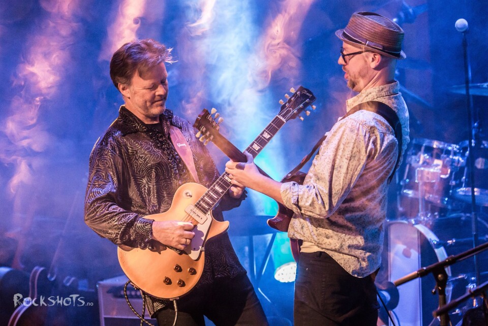 KLARE FOR DISCO OG ROCK: Johan Os Stave og Marius Stegegjerde-Kristiansen er to av gitaristene i ensemblet Memory Lane, som er klare for å ta deg med tilbake til det glade 1970-tall!. KLARE FOR DISCO OG ROCK: Johan Os Stave og Marius Stegegjerde-Kristiansen er to av gitaristene i ensemblet Memory Lane, som er klare for å ta deg med tilbake til det glade 1970-tall!.