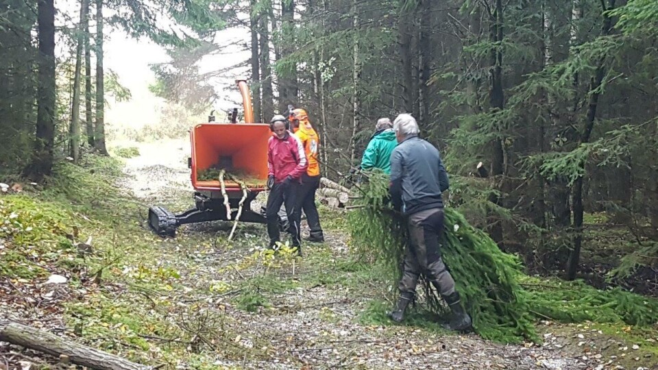 TOK I ET TAK: Dugnadsgjengen sørget for at skiløypene våre ble flotte og fremkommelige nok en gang. TOK I ET TAK: Dugnadsgjengen sørget for at skiløypene våre ble flotte og fremkommelige nok en gang.