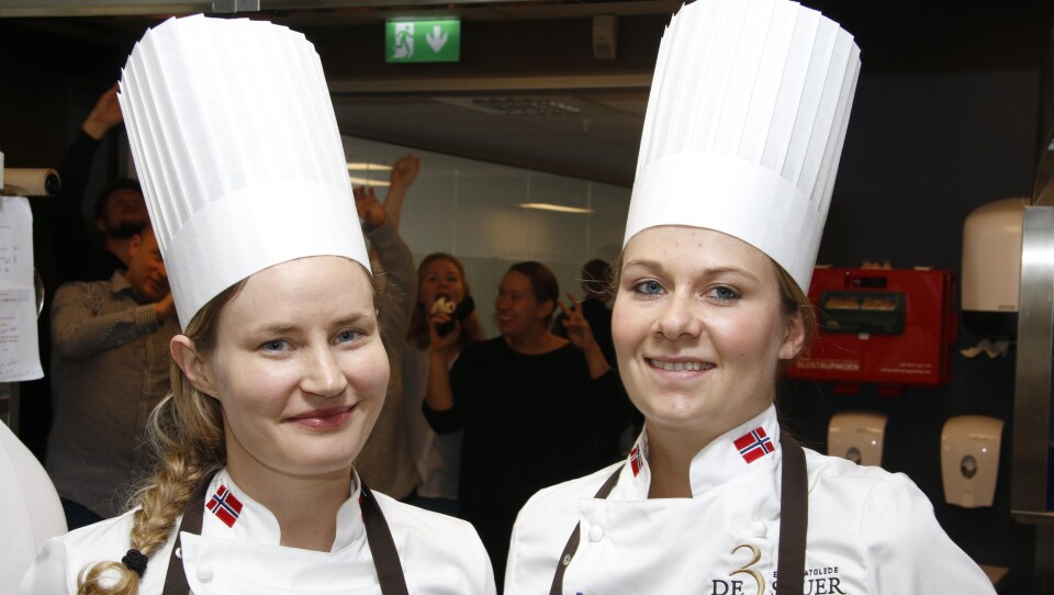 STAKK AV MED SEIEREN: Idunn Nilsen (t.v.) og Camilla Berg Mårtensson kan herved kalle seg for Norges beste i kantinemat! STAKK AV MED SEIEREN: Idunn Nilsen (t.v.) og Camilla Berg Mårtensson kan herved kalle seg for Norges beste i kantinemat!