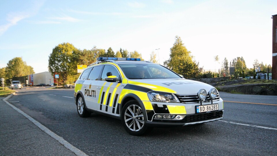 UTE PÅ PATRULJE: Politiet patruljerer kommunen vår jevnlig på helg og finner fra tid til annet noe som er på kant med loven. UTE PÅ PATRULJE: Politiet patruljerer kommunen vår jevnlig på helg og finner fra tid til annet noe som er på kant med loven.