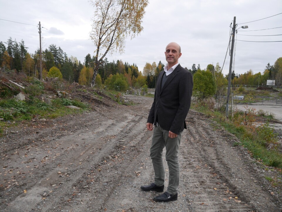 FRA GAMMEL TRELAST VIA RIVING TIL BOLIGER AV ALLE SLAG: Prosjektsjef Kim André Moe i JM Norge gleder seg til å ta fatt på byggestarten på Trelasttomta, men først er det klart for salg, og salget, dét er allerede i gang! FRA GAMMEL TRELAST VIA RIVING TIL BOLIGER AV ALLE SLAG: Prosjektsjef Kim André Moe i JM Norge gleder seg til å ta fatt på byggestarten på Trelasttomta, men først er det klart for salg, og salget, dét er allerede i gang!