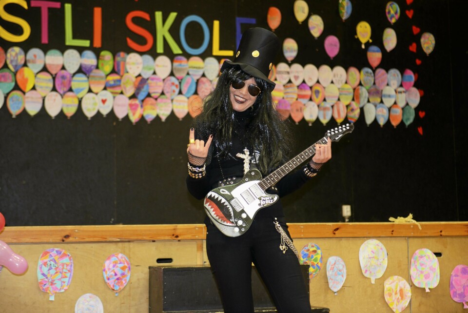 ROCKNROLL: Siri Soleim inntok rollen som Guns n Roses-gitaristen, Slash. ROCKNROLL: Siri Soleim inntok rollen som Guns n Roses-gitaristen, Slash.