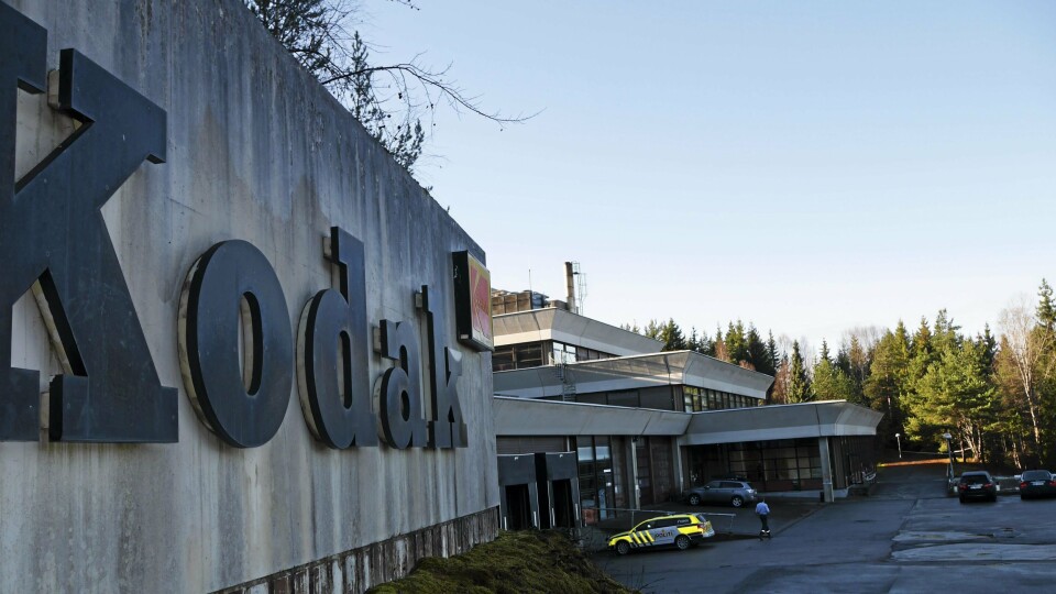 LIENGA 7: Kodak-bygget ble tegnet av Geir Grung og oppført i 1977-1979. Det er mange spørsmål rundt hva som skal skje med bygget, som politiet bruker som treningsplass akkurat nå. Mange har spekulert i at bygget skal bli et helsehus. Det er ikke aktuelt med det første, skal vi tro eieren. LIENGA 7: Kodak-bygget ble tegnet av Geir Grung og oppført i 1977-1979. Det er mange spørsmål rundt hva som skal skje med bygget, som politiet bruker som treningsplass akkurat nå. Mange har spekulert i at bygget skal bli et helsehus. Det er ikke aktuelt med det første, skal vi tro eieren.