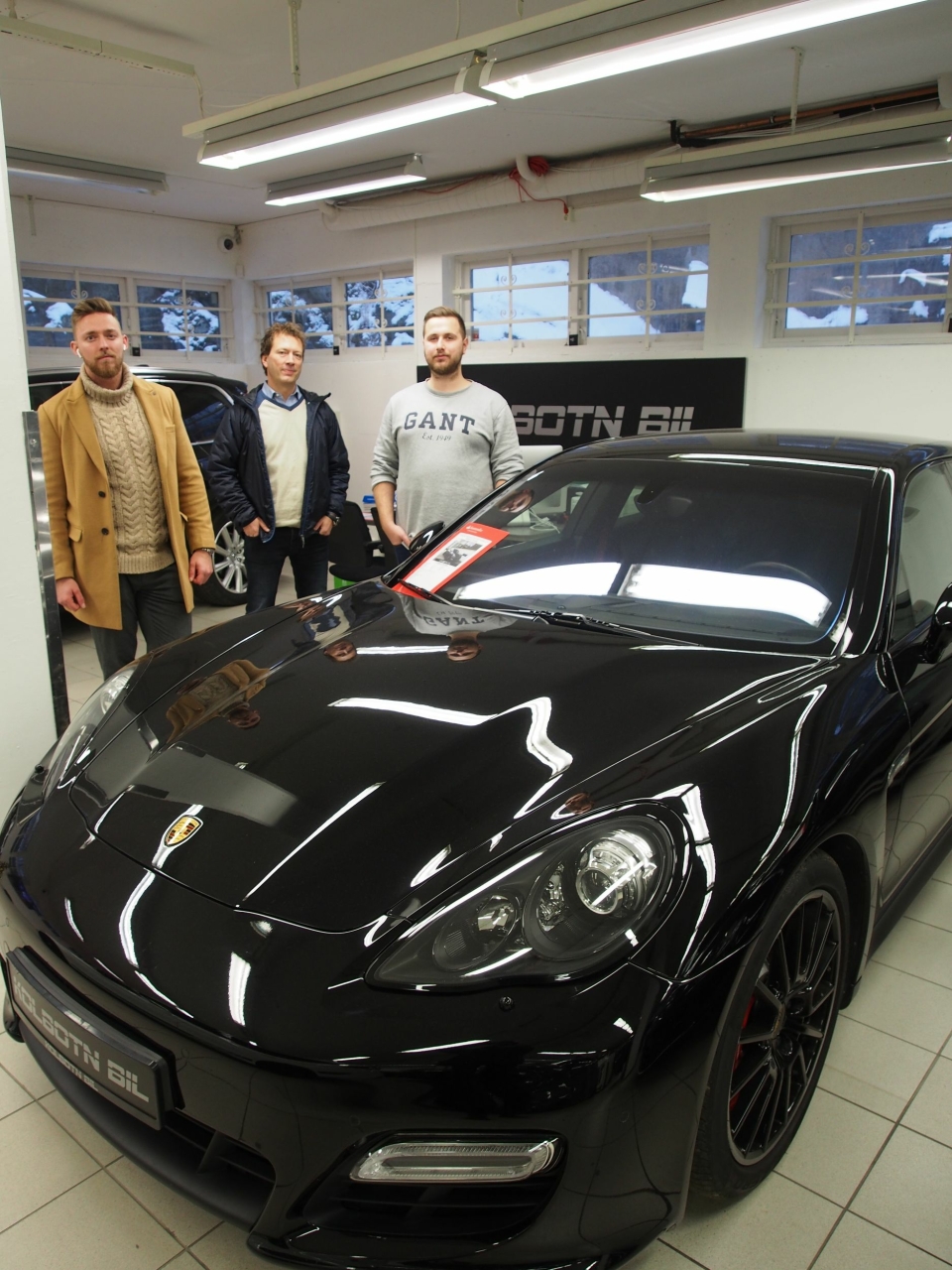 FOR DEN LEKELYSTNE: En Porsche Panamera GTS til under millionen.