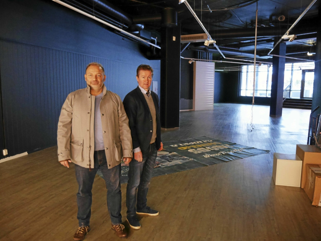KLARE FOR ÅPNING: Geir Sjøvold (t.h.) og Kjeil Døviken gleder seg stort til å åpne den nye O›Learys-restauranten på Kolbotn torg.