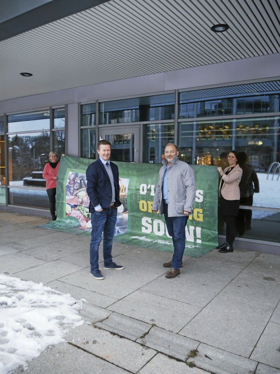 KLARE FOR ÅPNING: Geir Sjøvold (t.v.) og Kjeil Døviken gleder seg stort til å åpne den nye O›Learys-restauranten på Kolbotn torg. KLARE FOR ÅPNING: Geir Sjøvold (t.v.) og Kjeil Døviken gleder seg stort til å åpne den nye O›Learys-restauranten på Kolbotn torg.